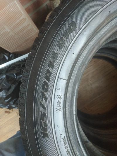 Лот: 20994142. Фото: 1. Шины зимние 165/70 R14 Toyo 4... Шины
