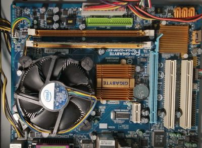 Лот: 14972868. Фото: 1. Материнская плата Gigabyte GA-G31M-ES2L... Материнские платы