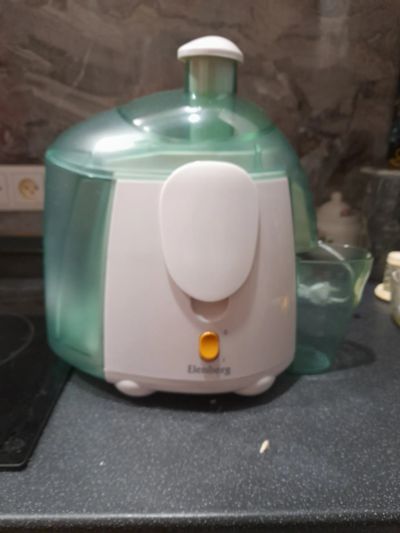 Лот: 25897515. Фото: 1. Соковыжималка. Кухонная