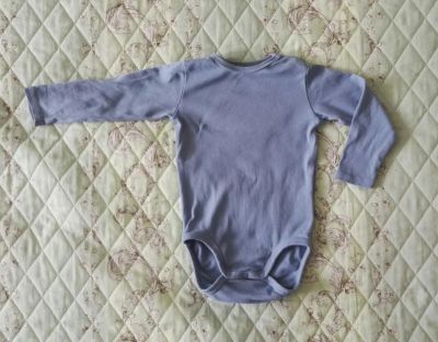 Лот: 9848492. Фото: 1. Боди голубой HM р-р 80. Рубашки, блузки, водолазки