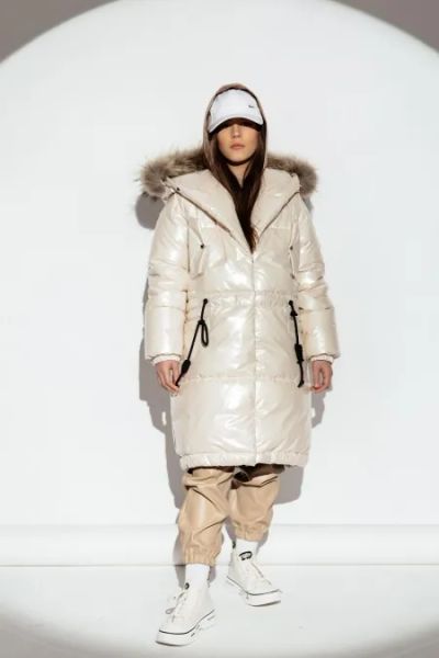 Лот: 20947712. Фото: 1. Пальто зимнее для подростка. Верхняя одежда