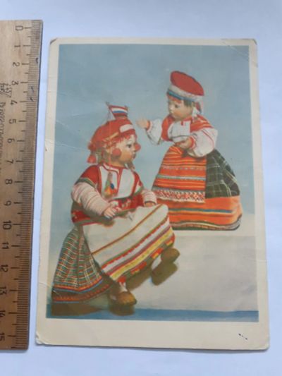Лот: 25672647. Фото: 1. (открытки) открытка,Куклы в национальных... Открытки, конверты