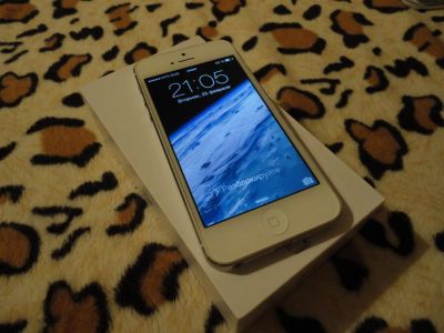 Лот: 3770795. Фото: 1. IPhone 5 32Gb + чехол. Смартфоны
