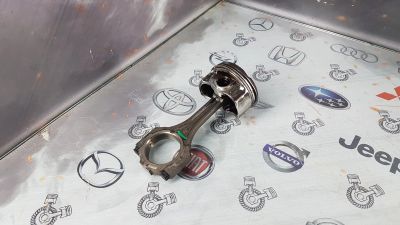 Лот: 23589345. Фото: 1. Поршень с шатуном Lexus GS450H... Двигатель и элементы двигателя