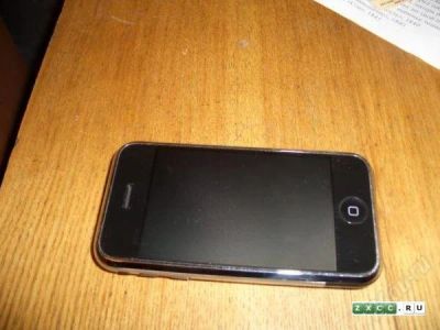 Лот: 2088338. Фото: 1. Iphone 2G 8гигов ( телефон требует... Смартфоны