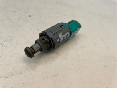 Лот: 22988993. Фото: 1. концевик педали сцепления Renault... Двигатель и элементы двигателя
