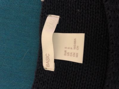 Лот: 14533535. Фото: 1. Свитер H&M. Свитеры, толстовки, худи