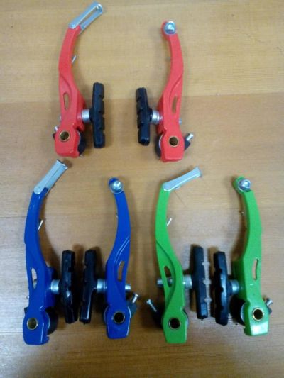 Лот: 10581664. Фото: 1. Тормоза V-brake цветные. Запчасти