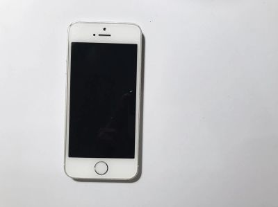 Лот: 10944568. Фото: 1. Apple IPhone 5s silver 16gb б... Смартфоны