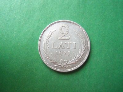 Лот: 18442986. Фото: 1. Латвия 2 лата 1925 г., серебро... Страны СНГ и Балтии