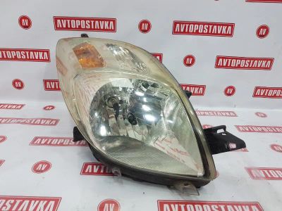 Лот: 20897905. Фото: 1. Фара галогеновая Toyota Vitz SCP90... Оптика и освещение