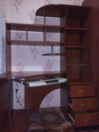 Лот: 12338915. Фото: 1. Компьютерный стол. Компьютерные и письменные столы