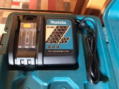 Лот: 19041176. Фото: 1. Зарядное устройство Makita DC18RC. Зарядные устройства, блоки питания для бытовой техники