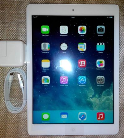 Лот: 3599731. Фото: 1. Apple iPad Air Wi-Fi 16GB, Silver. Планшеты