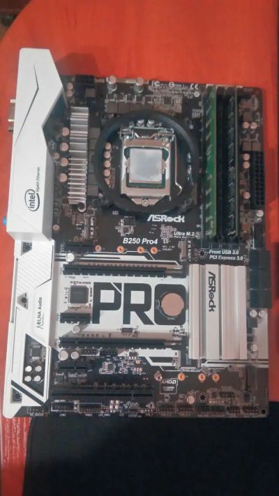 Лот: 20045119. Фото: 1. lga 1151 asrock b250 pro4 + g4400... Материнские платы