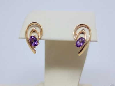 Лот: 13874852. Фото: 1. ЗОЛОТЫЕ СЕРЬГИ С АМЕТИСТОМ 4,83... Серьги, каффы