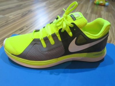 Лот: 9591113. Фото: 1. Nike размер 42,5-43. Кеды, кроссовки, слипоны