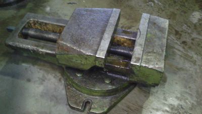 Лот: 3551777. Фото: 1. Тиски. Ручной инструмент