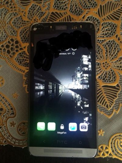 Лот: 7459835. Фото: 1. Htc ONE m7.32gb ,2gb ОЗУ ,4G LTE... Смартфоны
