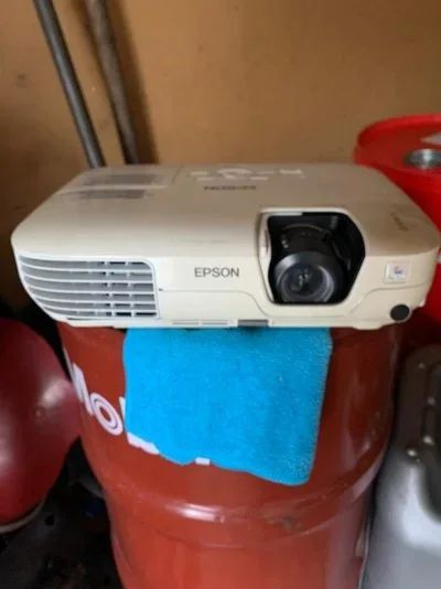 Лот: 17100961. Фото: 1. Epson lcd проектор h375b. Проекторы