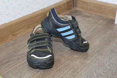 Лот: 6751677. Фото: 1. Кроссовки Adidas, 21 размер. Кеды, кроссовки