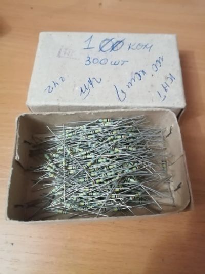 Лот: 25896355. Фото: 1. Резисторы 100к. 300 шт. Резисторы