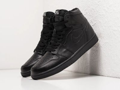 Лот: 19586274. Фото: 1. Кроссовки Nike Air Jordan 1 Mid. Кеды, кроссовки, слипоны