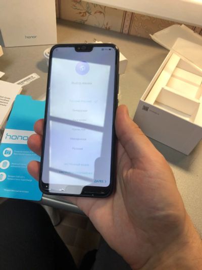 Лот: 15257319. Фото: 1. Смартфон Honor 10 64Gb Черный... Смартфоны