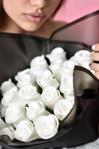 Лот: 15528660. Фото: 1. Съедобные розы букет из 25 роз. Подарки на 8 марта