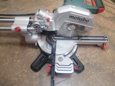 Лот: 25136125. Фото: 1. Пила торцовочная Metabo KGS 216... Электроинструмент