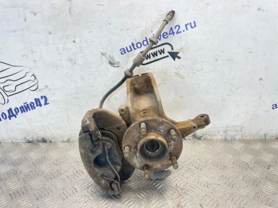 Лот: 25262961. Фото: 1. поворотный кулак Ford Focus CB4. Двигатель и элементы двигателя