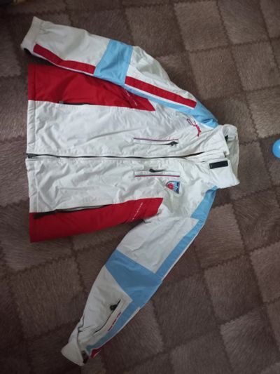 Лот: 19924312. Фото: 1. Спортивная куртка iguana. Зимняя спортивная одежда