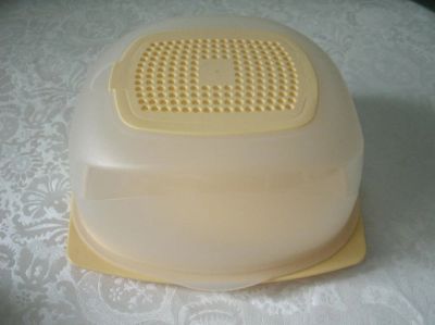 Лот: 6482514. Фото: 1. сырница Tupperware. Предметы сервировки