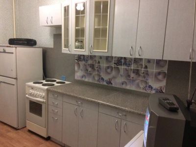Лот: 10132611. Фото: 1. Сдам 1 комн. квартиру Парашютная... Квартиры, студии