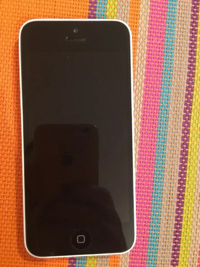 Лот: 8845816. Фото: 1. IPhone 5c. Смартфоны