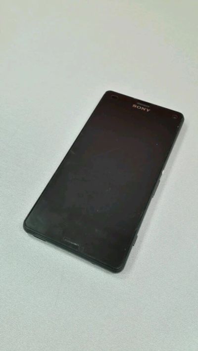 Лот: 10203547. Фото: 1. Sony Xperia z3 compact. Смартфоны