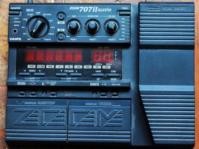 Лот: 25578054. Фото: 1. гитарный процессор Zoom 707II... Гитарные эффекты и комбоусилители