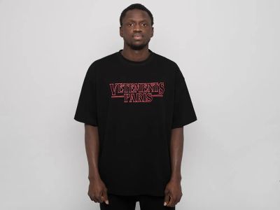 Лот: 24975212. Фото: 1. Футболка Vetements. Футболки, поло