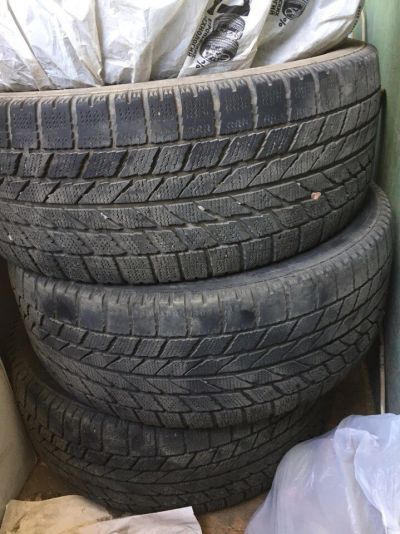 Лот: 10243494. Фото: 1. Продам зимнюю резину 205/50R16... Шины