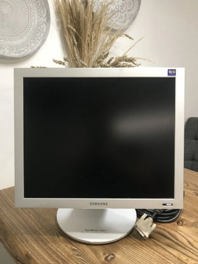 Лот: 19633050. Фото: 1. Монитор Samsung SyncMaster. ЖК-мониторы