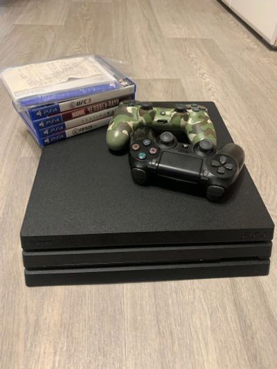 Лот: 19063356. Фото: 1. Sony PlayStation 4 Pro 1000 Gb. Игры для консолей