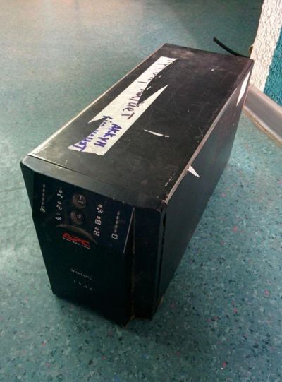 Лот: 6235052. Фото: 1. ИБП APC Smart-UPS 1500 СЛОМан. ИБП, аккумуляторы для ИБП