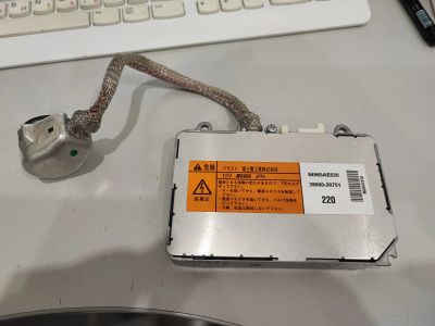 Лот: 20923515. Фото: 1. Блок розжига ксенон Subaru/Koito... Электрооборудование