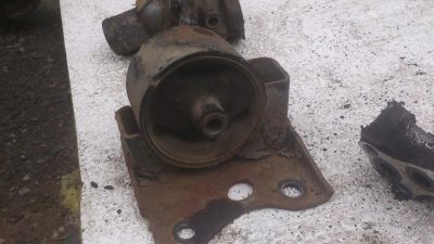 Лот: 5806231. Фото: 1. Подушка акпп Nissan Primera, Bluebird... Трансмиссия