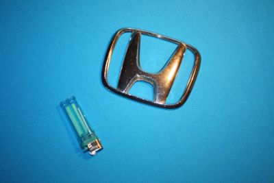 Лот: 4975723. Фото: 1. Знак "Honda" потеряшка. Покупатель... Другое (авто, мото, водный транспорт)