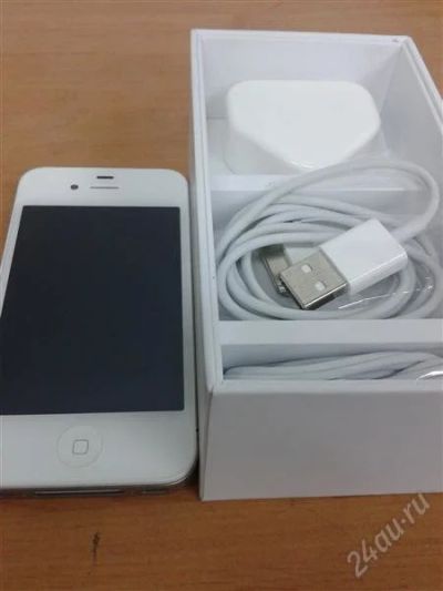 Лот: 1973849. Фото: 1. Продам Аpple iРhone 4 8gb white... Кнопочные мобильные телефоны
