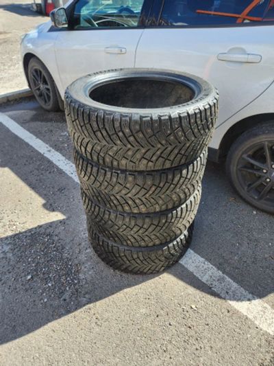 Лот: 24983801. Фото: 1. Michelin X-Ice North 4 205/50... Шины
