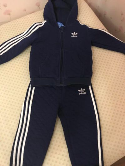 Лот: 11116402. Фото: 1. Продам спортивный костюм Adidas. Детские карнавальные, праздничные костюмы