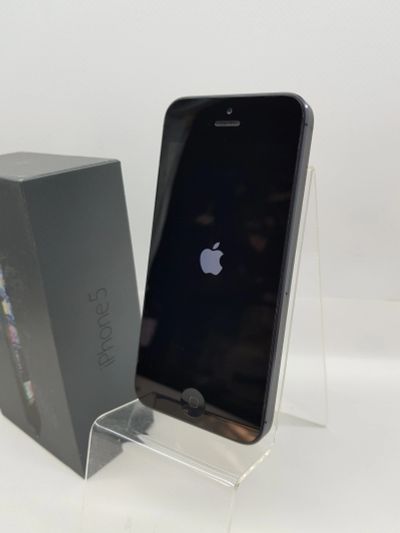 Лот: 16099285. Фото: 1. iPhone 5 16GB Black. Смартфоны