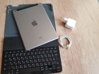 Лот: 13366060. Фото: 1. iPad Air WiFi + Cellular 4G 64GB... Планшеты
